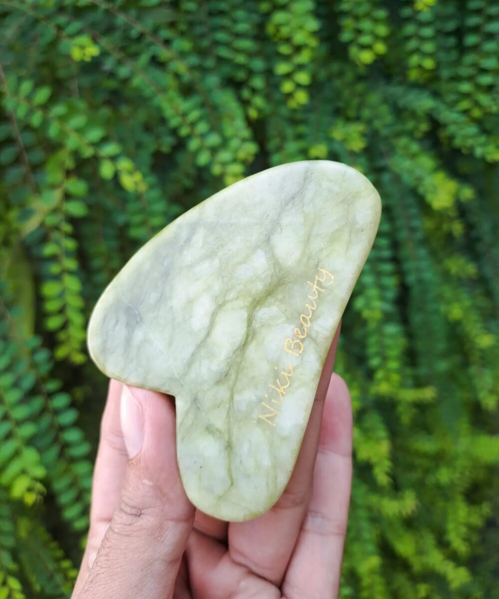 Alternative view of Niki Beauty Original Green Jade Gus Sha Tool