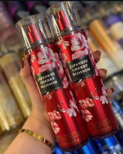 Bath & Body Japanese Cherry Blossom Fragrance Mist 236ml - Image 3